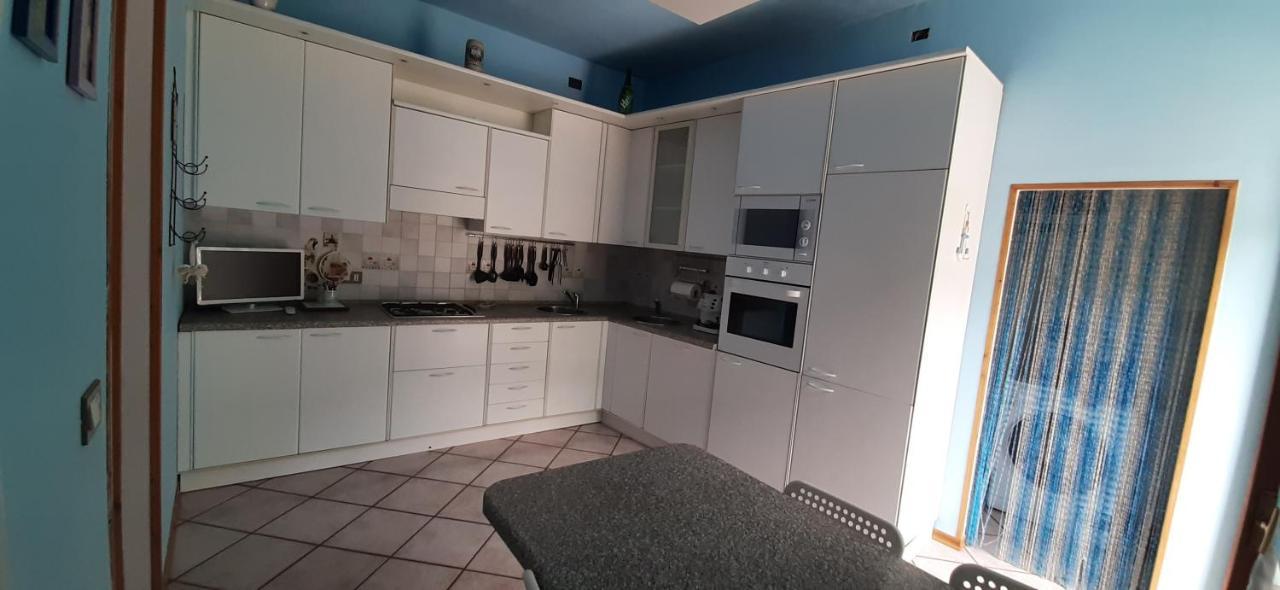 Casa Vacanza Frankino Apartment Bellano Bagian luar foto