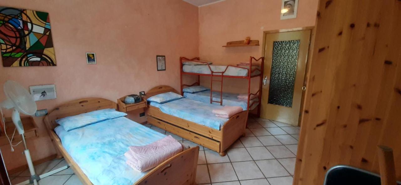 Casa Vacanza Frankino Apartment Bellano Bagian luar foto